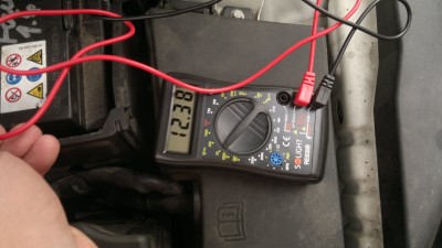 Hodnota při vyplém motoru před začátkem měření