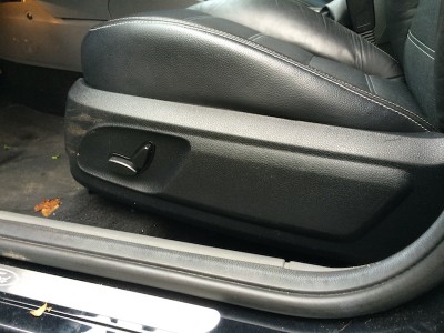 a už v autě el. nastavitelné s výhřevem a bederníma opěrkama :)