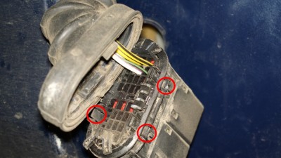 Zámky konektoru dveří.jpg