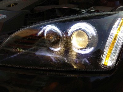 Detail na LED, porovnanie farby s 6000K krúžkom