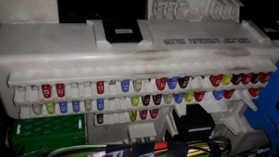 GEM FF2 vnitrni pojistky-edt.jpg