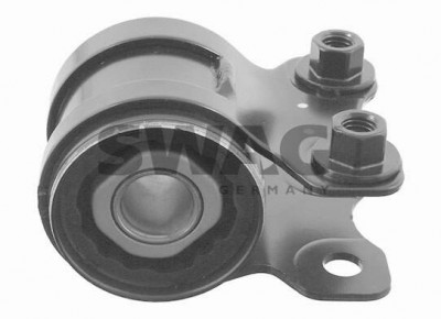 Veľký silentblok ramena prednej nápravy - ale zoženieš ho iba s celým ramenom...