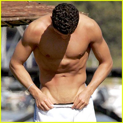 cristiano-ronaldo-shirtless.jpg