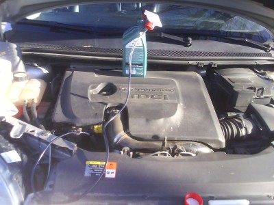 Prípravok "á La Tomason" - čím mu týmto pádom ďakujem. Toto by mi naozaj nebolo napadlo, že by to fungovalo. Ale teplý olej je redší - o poznanie...<br />Ďakujem Tomason :o)